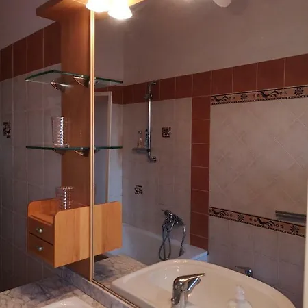 Appartement Checchi House *